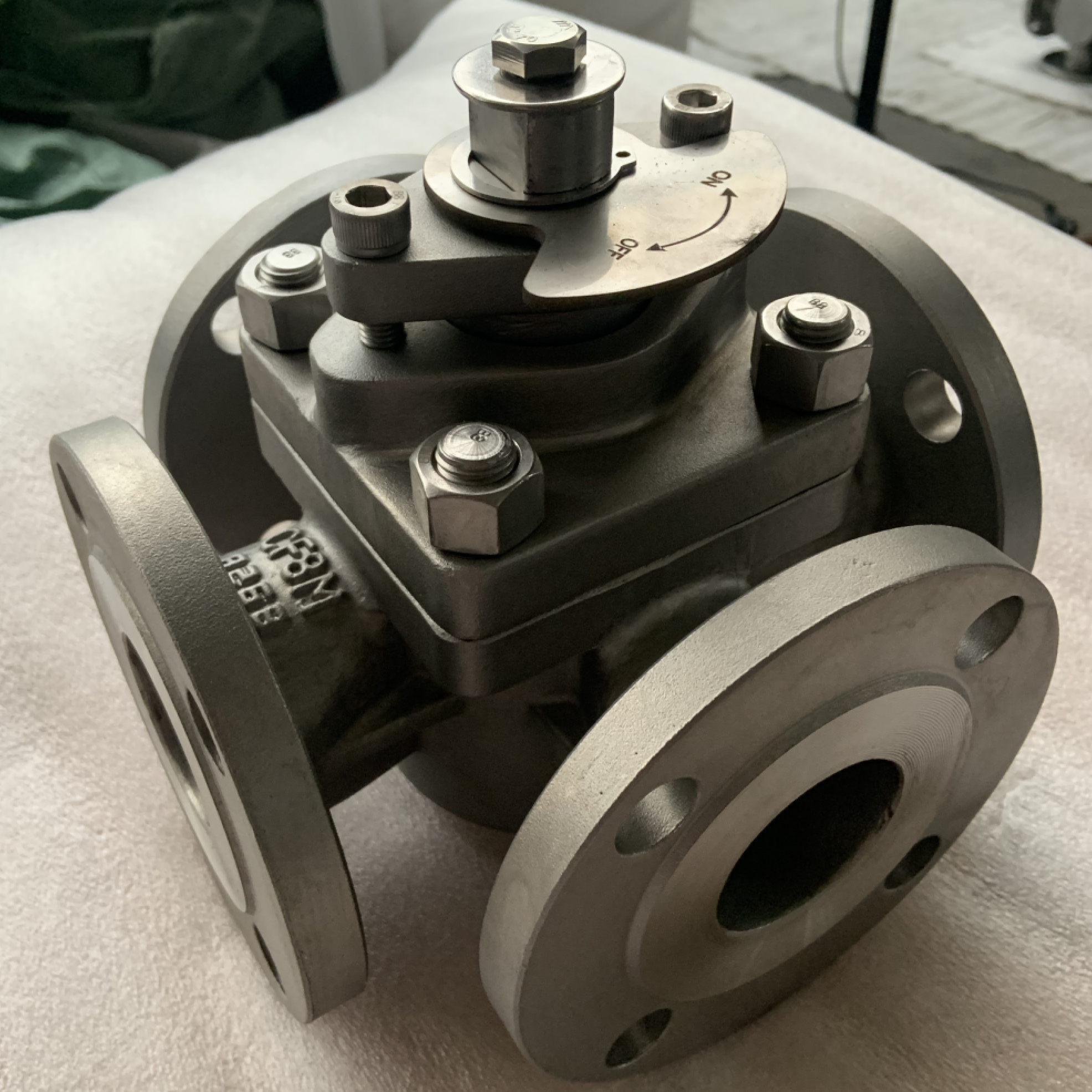 Stainless steel 4 way plug valve